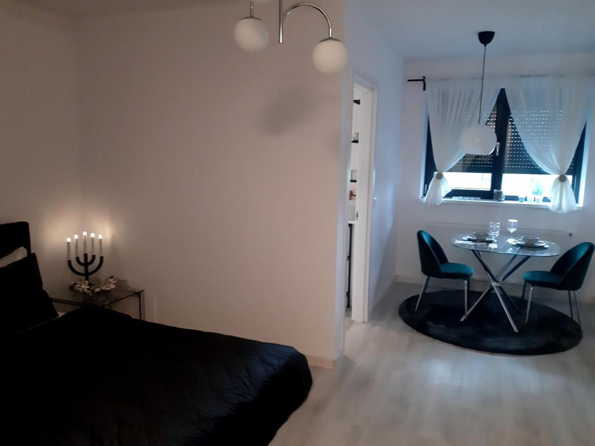 Apartmán Mia!! Self Check-In!! Bukurešť Exteriér fotografie