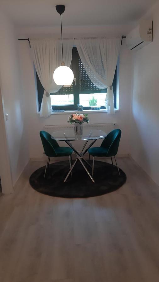 Apartmán Mia!! Self Check-In!! Bukurešť Exteriér fotografie